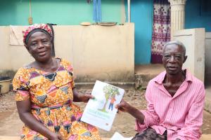 employer and worker holding a contract