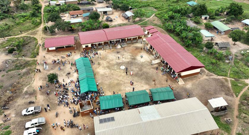 Une vue aérienne de l'école de N'Grakon.